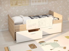 Кровать Умка дуб сонома с белыми ящиками и ограничителем в Тавде - tavda.magazinmebel.ru | фото - изображение 1